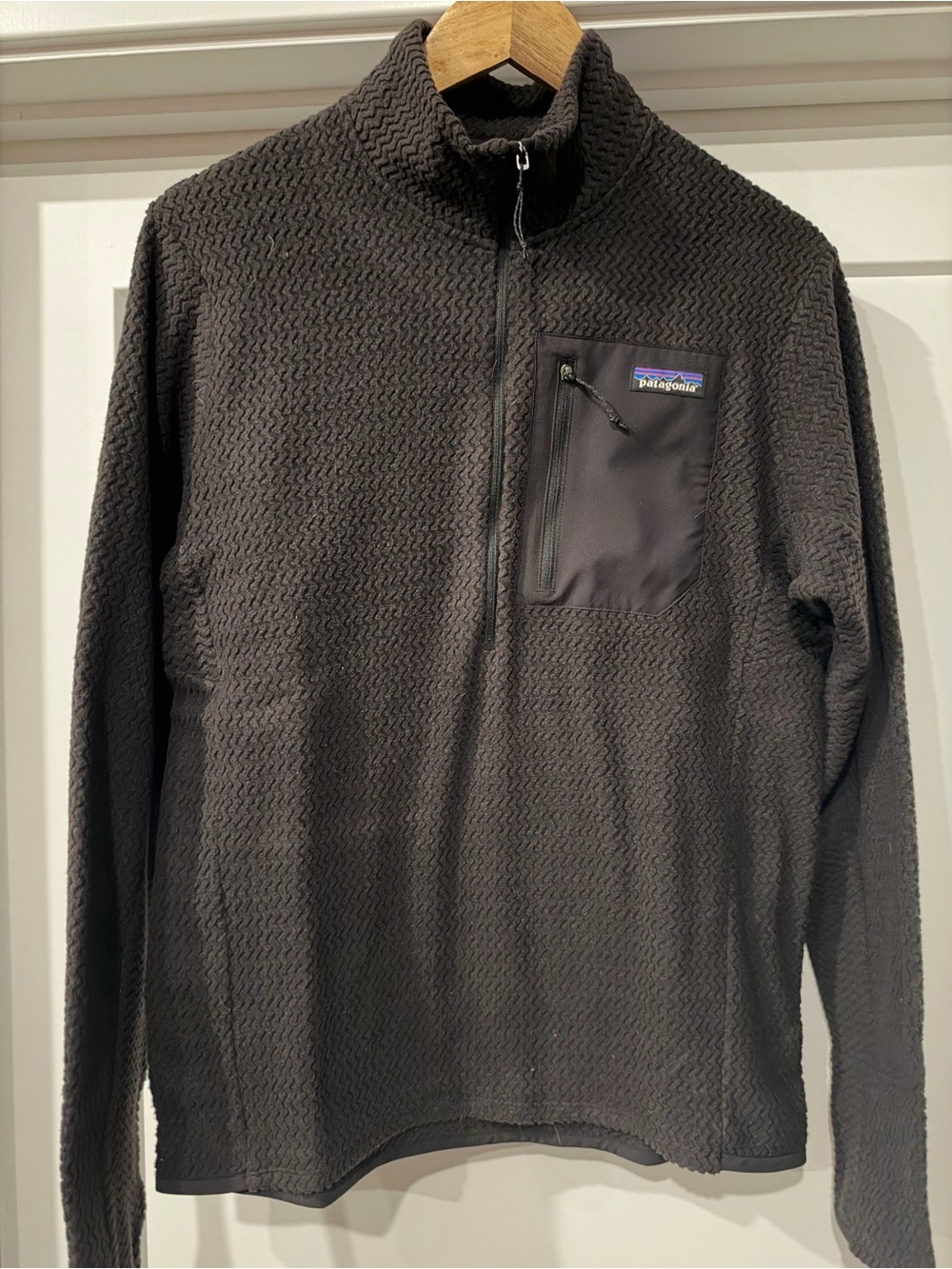 Patagonia Men’s R1 Air Zip Neck